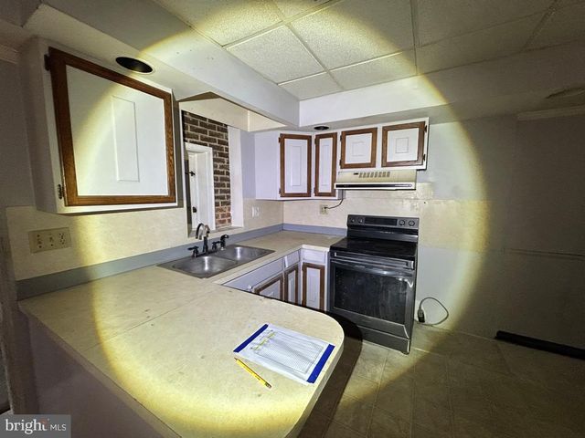 21 N QUEEN ST, Shippensburg, PA 17257