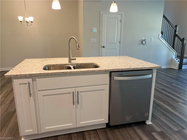 914 Lampton Court, Jamestown, NC 27282