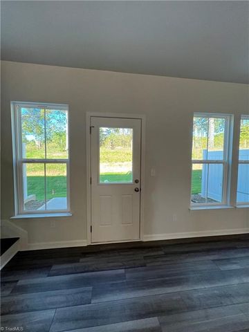 914 Lampton Court, Jamestown, NC 27282