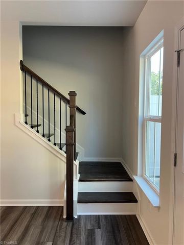 914 Lampton Court, Jamestown, NC 27282