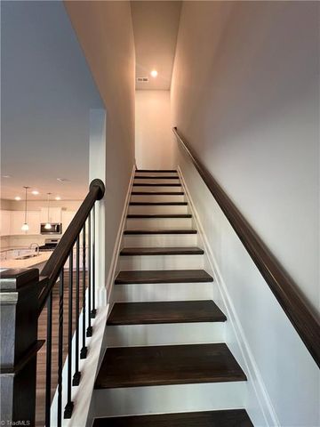 914 Lampton Court, Jamestown, NC 27282