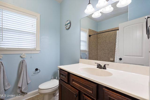 6825 W Hawks Crossing Drive, Olive Branch, MS 38654