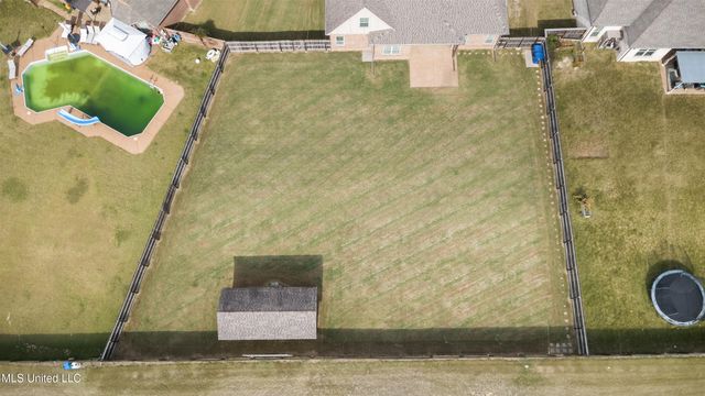 6825 W Hawks Crossing Drive, Olive Branch, MS 38654