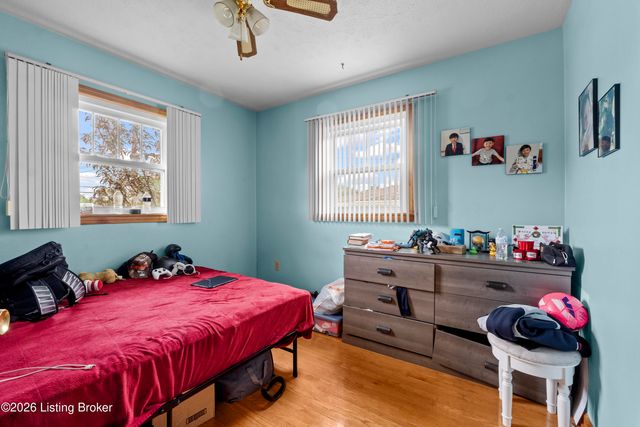 110 Alvina Way, Louisville, KY 40214