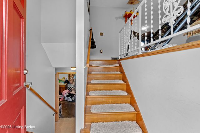 110 Alvina Way, Louisville, KY 40214