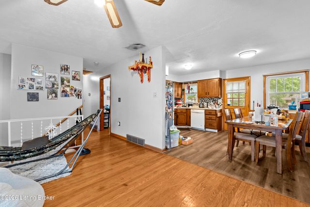 110 Alvina Way, Louisville, KY 40214