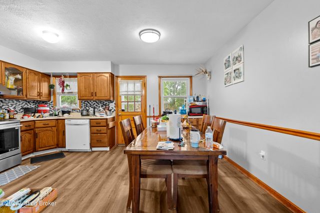 110 Alvina Way, Louisville, KY 40214