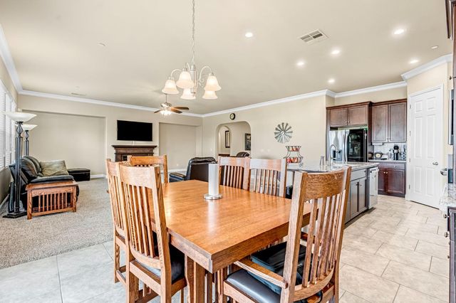 3255 Roberts Avenue, Clovis, CA 93619