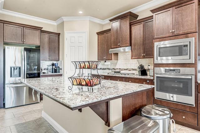 3255 Roberts Avenue, Clovis, CA 93619