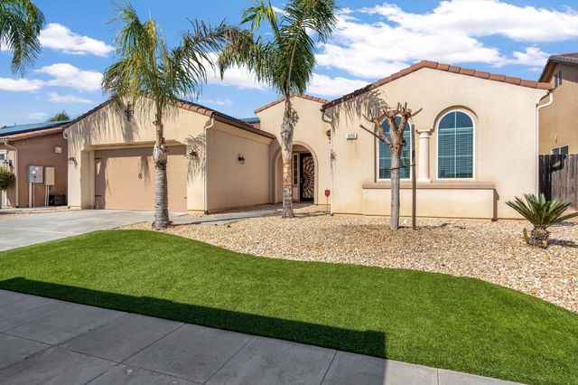 3255 Roberts Avenue, Clovis, CA 93619