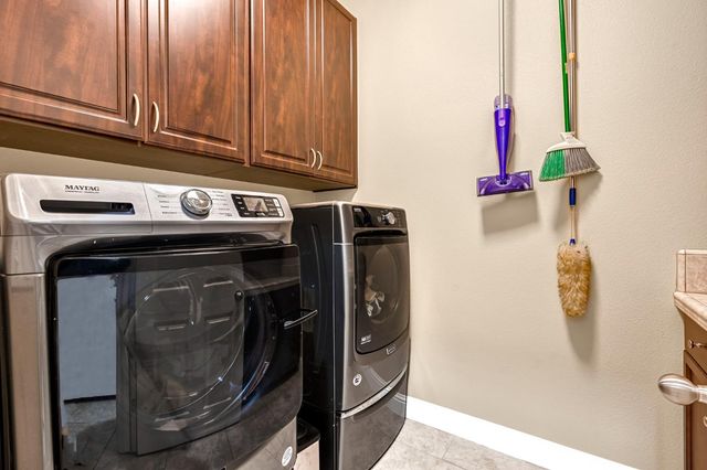 3255 Roberts Avenue, Clovis, CA 93619