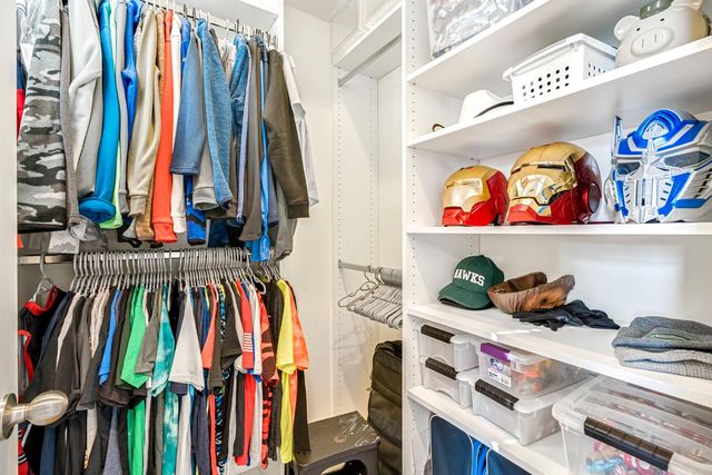 3255 Roberts Avenue, Clovis, CA 93619