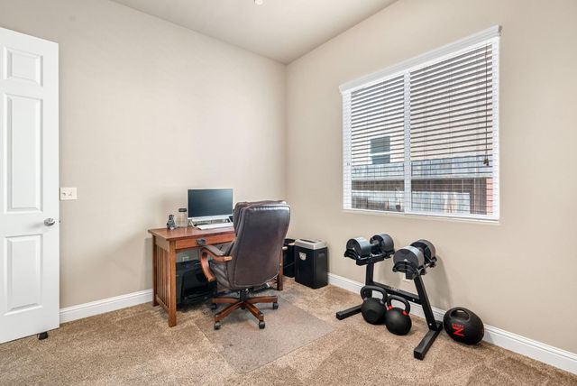 3255 Roberts Avenue, Clovis, CA 93619