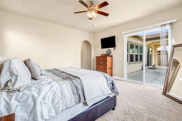 3255 Roberts Avenue, Clovis, CA 93619