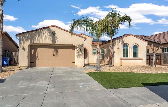 3255 Roberts Avenue, Clovis, CA 93619