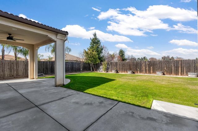 3255 Roberts Avenue, Clovis, CA 93619