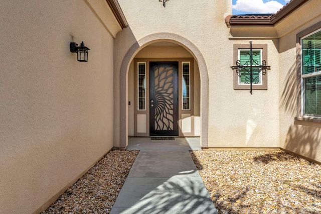 3255 Roberts Avenue, Clovis, CA 93619