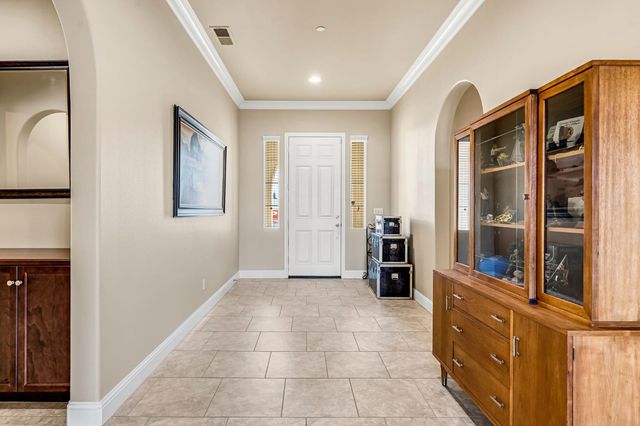 3255 Roberts Avenue, Clovis, CA 93619