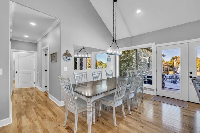 1645 Oak Grove Rd, Decherd, TN 37324