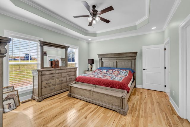 1645 Oak Grove Rd, Decherd, TN 37324