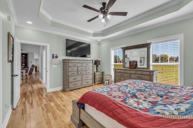 1645 Oak Grove Rd, Decherd, TN 37324