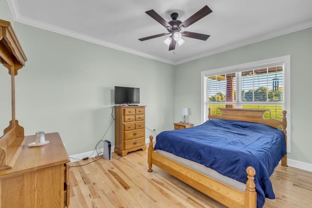 1645 Oak Grove Rd, Decherd, TN 37324