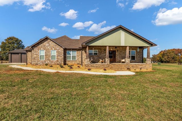 1645 Oak Grove Rd, Decherd, TN 37324