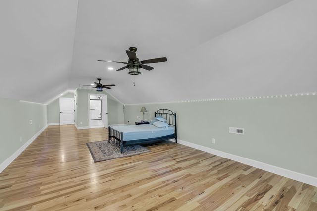 1645 Oak Grove Rd, Decherd, TN 37324