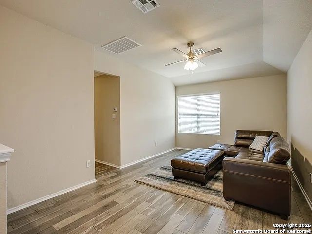 9006 Blanco Park, Converse, TX 78109