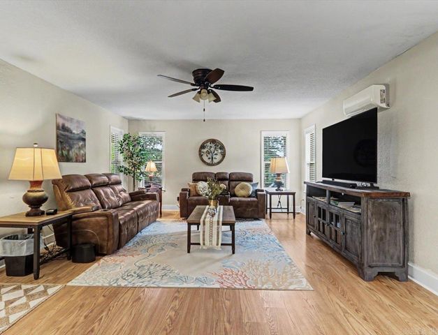 132 Oakridge Road, Hot Springs, AR 71913