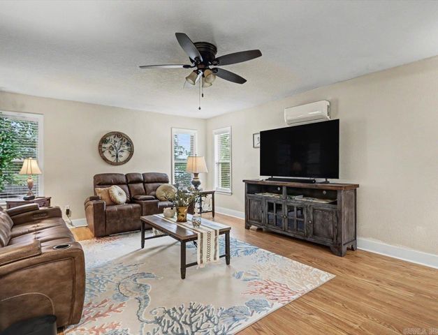 132 Oakridge Road, Hot Springs, AR 71913
