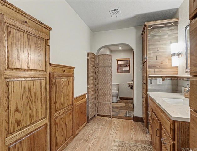 132 Oakridge Road, Hot Springs, AR 71913