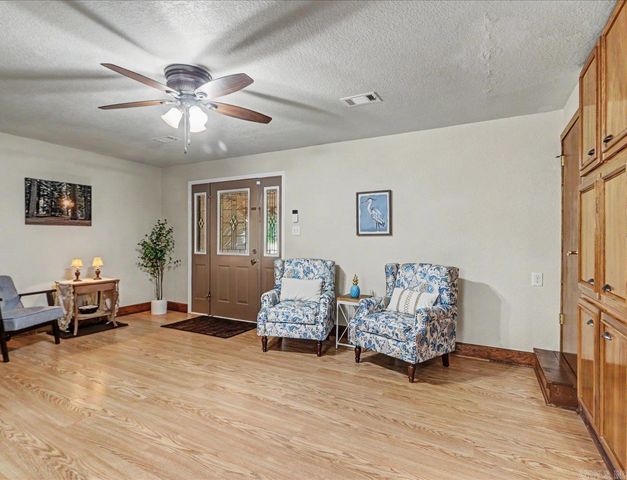 132 Oakridge Road, Hot Springs, AR 71913