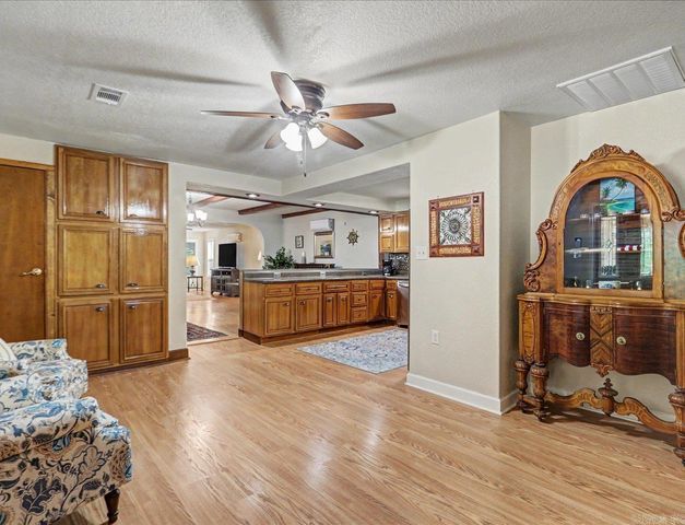 132 Oakridge Road, Hot Springs, AR 71913