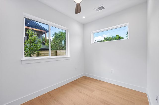 513 W Odell ST A, Austin, TX 78752
