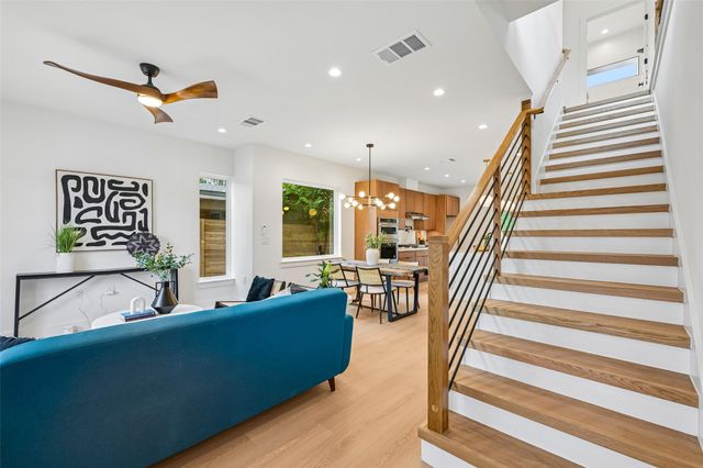 513 W Odell ST A, Austin, TX 78752