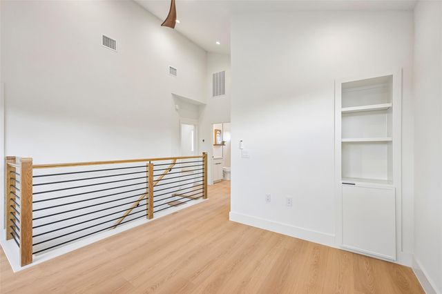 513 W Odell ST A, Austin, TX 78752