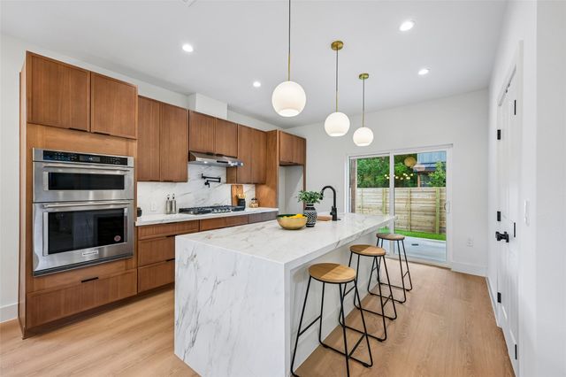 513 W Odell ST A, Austin, TX 78752