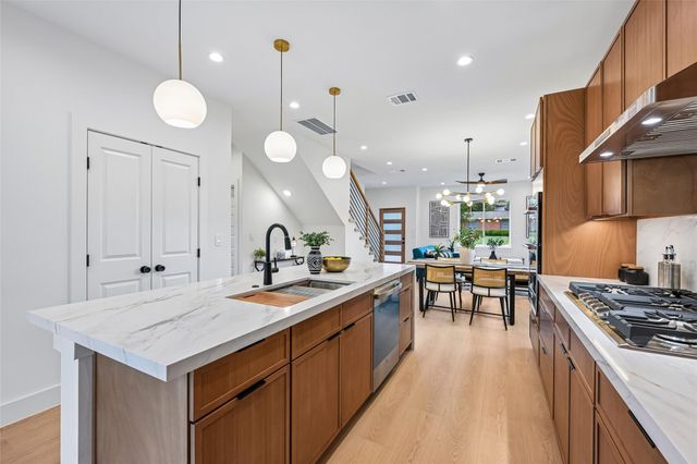 513 W Odell ST A, Austin, TX 78752