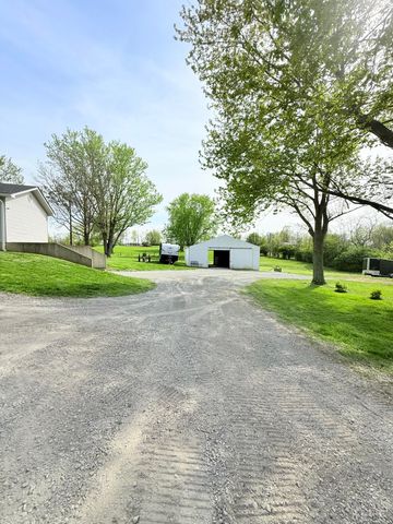 582 Hutchison Road, Paris, KY 40361
