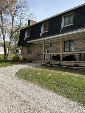582 Hutchison Road, Paris, KY 40361