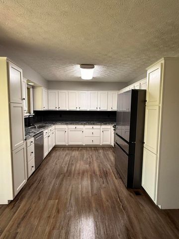 582 Hutchison Road, Paris, KY 40361