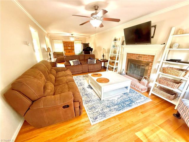 1104 Elmwood Avenue, High Point, NC 27265