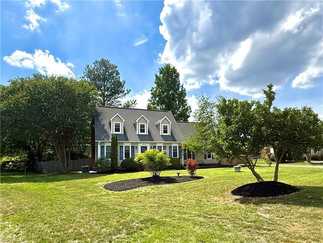 1104 Elmwood Avenue, High Point, NC 27265
