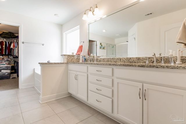5562 Dunridge Dr, Pace, FL 32571