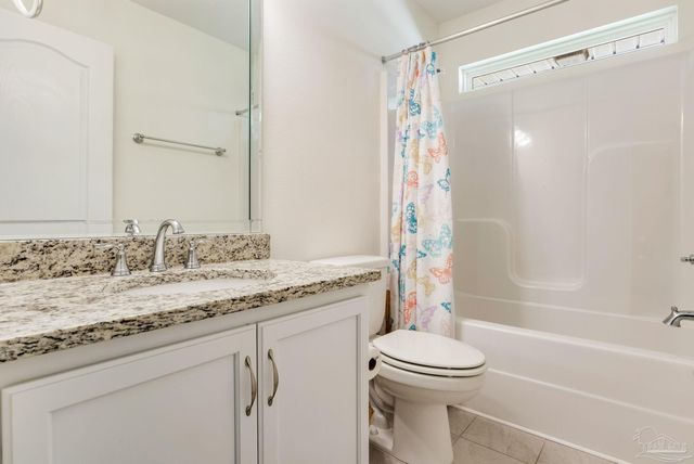5562 Dunridge Dr, Pace, FL 32571