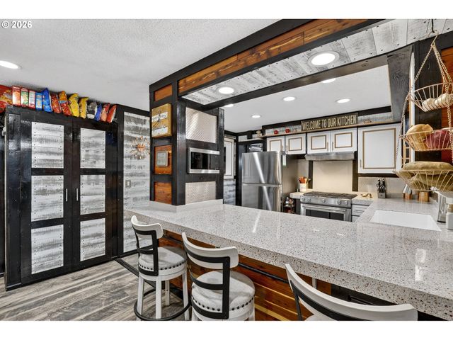 1670 Ne KENNEDY Ln, Hillsboro, OR 97124