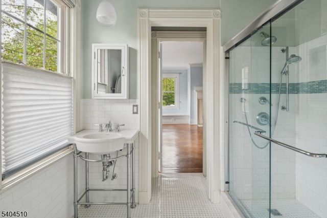 17 Three Gables Rd, Morris Twp., NJ 07960