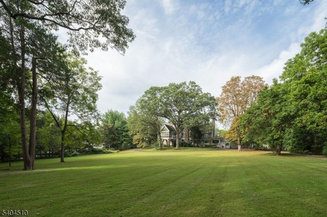 17 Three Gables Rd, Morris Twp., NJ 07960