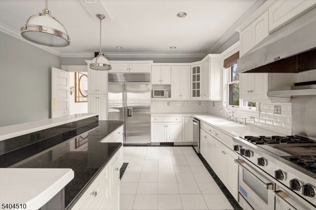 17 Three Gables Rd, Morris Twp., NJ 07960